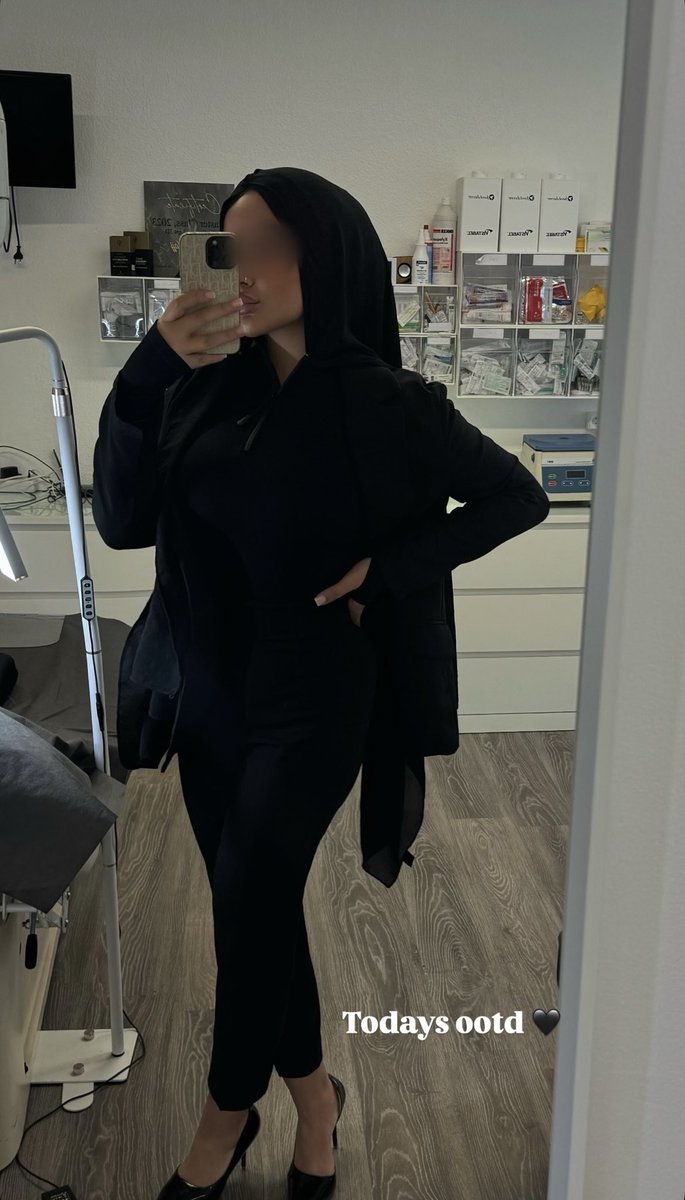 Mommy ist arbeiten 
Cam Session trotzdem möglich 
Melde dich 🐷🦶🏻🫰