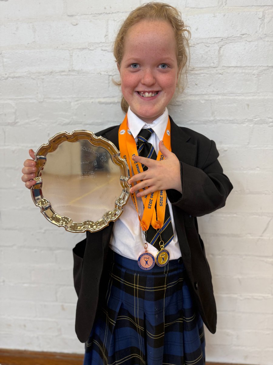Congratulation to Year 8 Emilia who won gold in the Dwarf Athletic Association UK Junior Boccia Competition. She also placed 3rd in the Masters Competition. Well done Emilia, a fantastic achievement and all of us here at De Lisle are very proud!