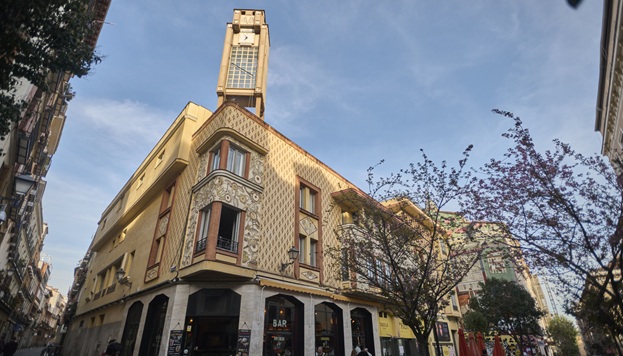 Visita_Madrid's tweet image. 🎭✨ El @Teatro_Pavon  celebra 100 años y se suma por primera vez a #MadridOtraMirada.

Del 16 al 19 de octubre abre sus puertas para descubrir su historia y arquitectura en el marco de este gran programa cultural. 👀🏛️
👉 blog.esmadrid.com/blog/es/2025/1…

#MOM2025 #TeatroPavón