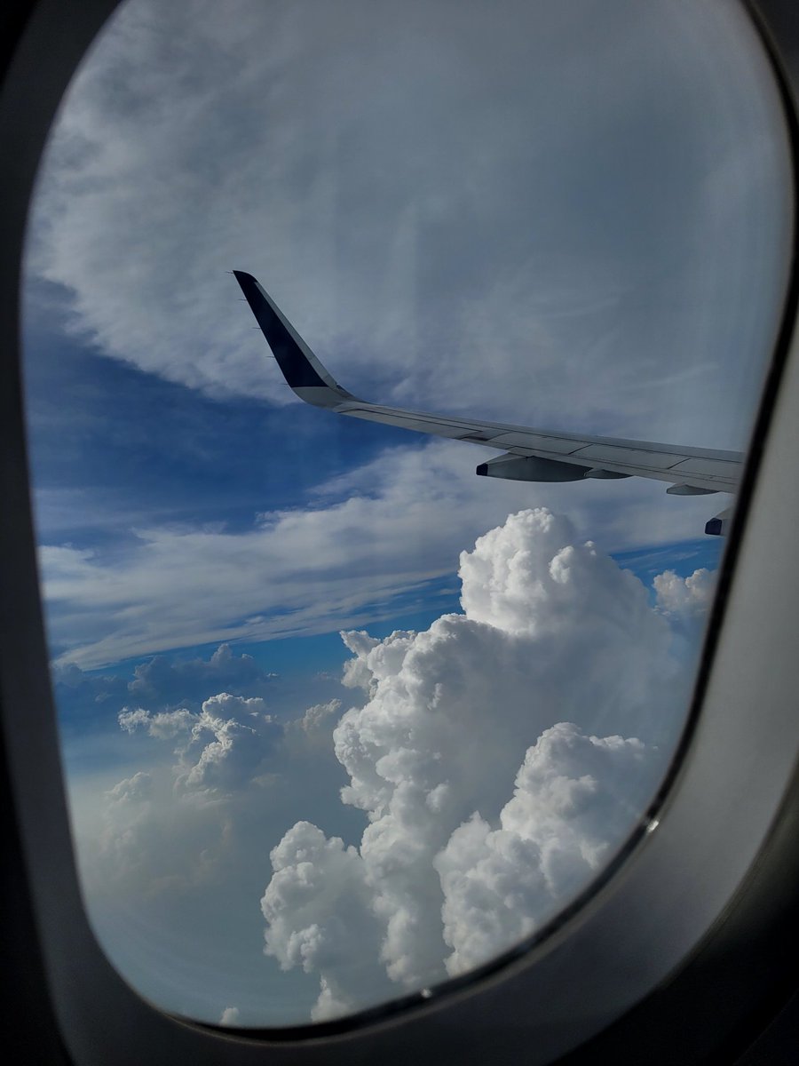 sshastry_c's tweet image. #flight pic