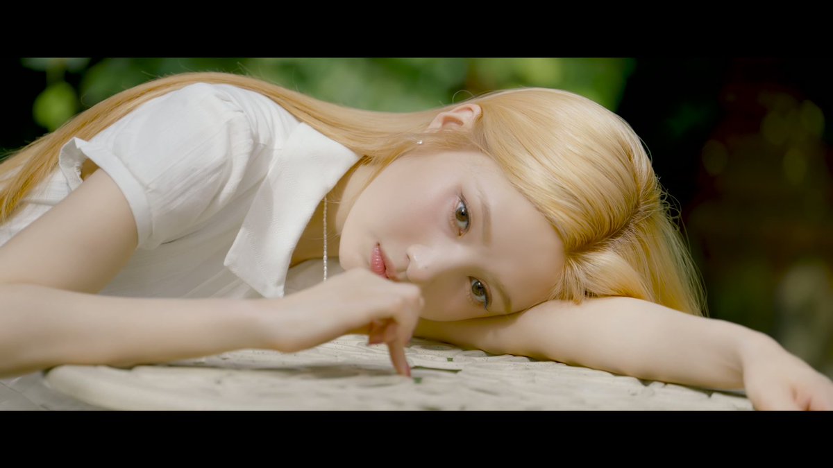 JOY 조이 '품 (Cuddle)' Mood Film

youtu.be/i8tm-_ZktwI

#JOY #조이
#품 #Cuddle #JOY_품
#LoveSplash! #JOY_LoveSplash!
#RedVelvet #레드벨벳