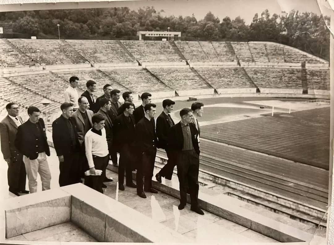 _footyheritage's tweet image. Dunfermline players take in the Estádio Nacional before their Fairs Cup play-off match against Valencia in Lisbon, 1962.

Photo Credit: @officialDAHT