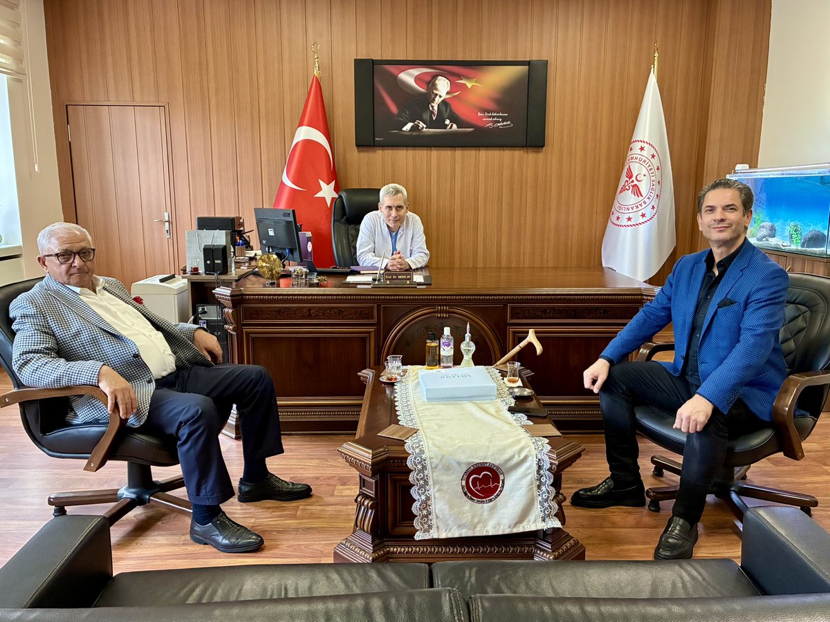 ZİYARETLERE DEVAM!

İlçemiz Mehmet Akif Ersoy Göğüs Kalp ve Damar Cerrahisi Eğitim ve Araştırma Hastanesi Başhekimi Prof. Dr. Yasin AY hocamızı makamında ziyarette bulunduk. Kendisine misafirperverliği, ilgisi ve samimiyeti için teşekkür ederiz.