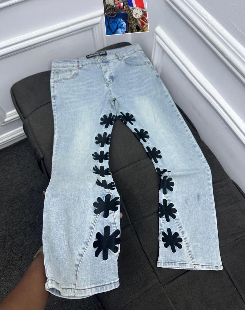 DebsyEssentials's tweet photo. Quality Men Baggy Jeans 
Available in sizes 
N30,000 each 
Location: Iyana Ilogbo, ogun state 
WA:07054004689 https://t.co/iK7Z4Q6QS7