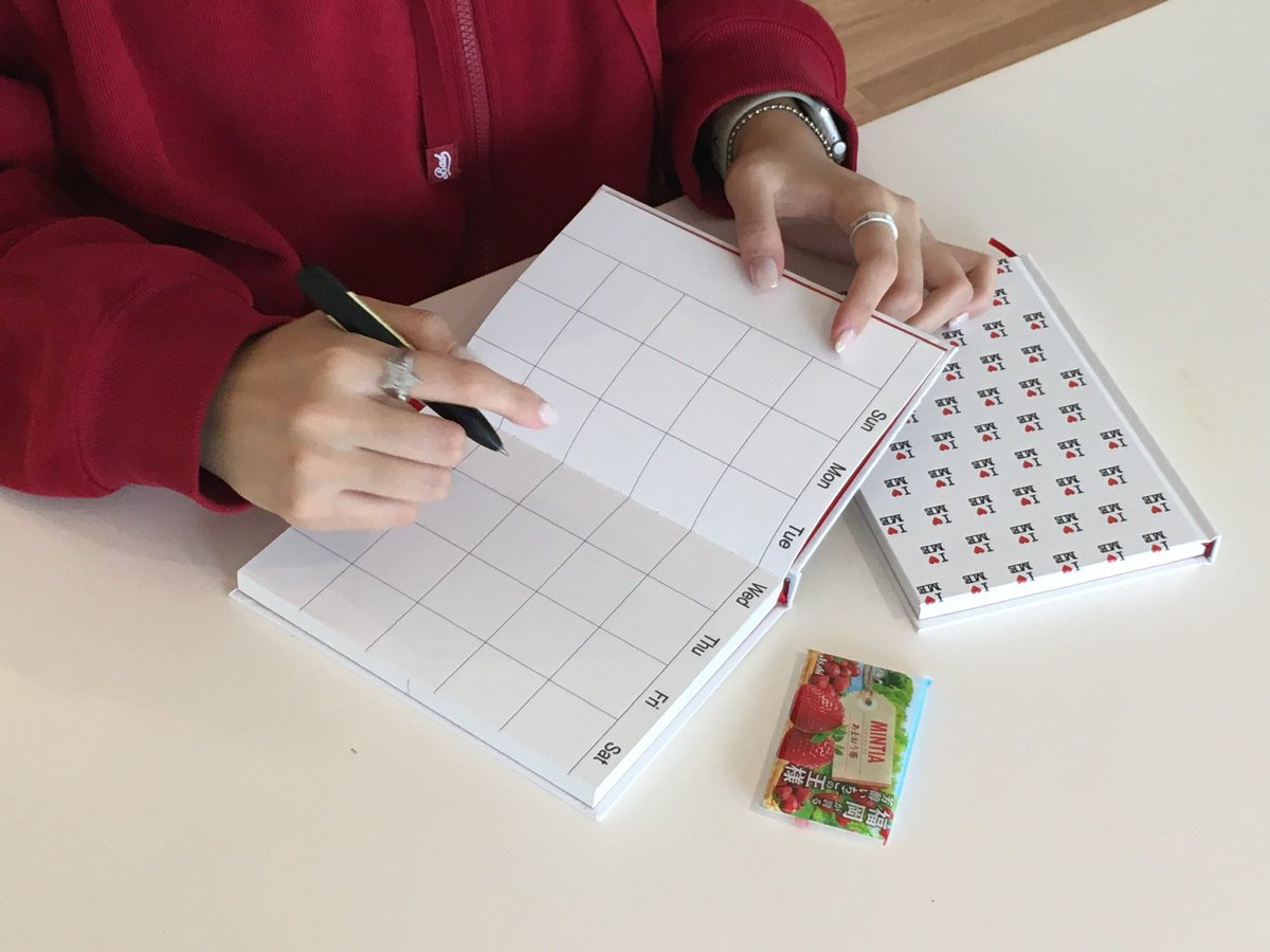 mongzzi_'s tweet photo. I ♥︎ ME DIARY 예약판매 💌🫧
📆 ~ 10/20 (월) 23:59 까지 

#Rt 추첨 한 분께 다이어리를 보내드립니다!

🔗https://t.co/ucS6hJPTu8 https://t.co/O5xFQ5PRdq