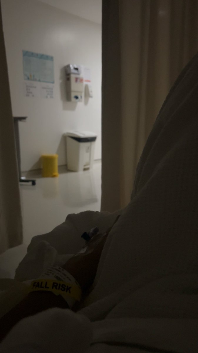 Blueone147_'s tweet image. اللهم رب الناس، مذهب البأس، اشفني أنت الشافي، لا شفاء إلا شفاؤك، شفاءً لا يغادر سقمًا .