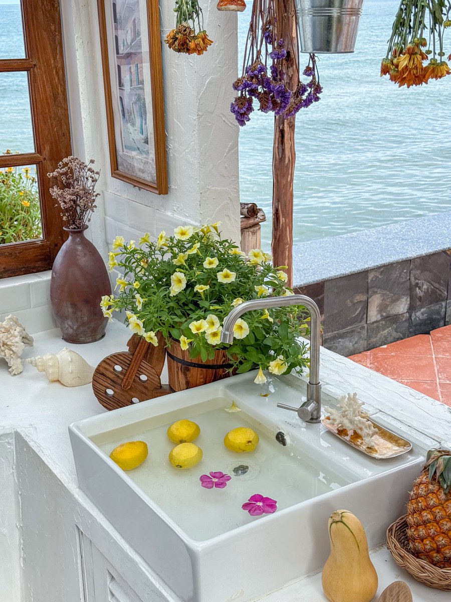 moo_kukkik's tweet photo. ᴄʜᴀᴘʟᴜ ᴄᴀꜰᴇ & ʀᴇꜱᴛᴀᴜʀᴀɴᴛ 🌊🌸🍋 คาเฟ่สวย #หัวหิน หากคุณคือสายคอนเทนต์ สายถ่ายรูป อยากมีรูปสวยๆ ลงโซเชียล ต้องไม่พลาดที่นี่
#ChapluCafe #ChapluHuaHin #คาเฟ่หัวหิน #คาเฟ่สวยหัวหิน #ChomkluenHuaHin #ราชมงคลชมคลื่นหัวหิน #ทะเล https://t.co/pDpnMWnfmD