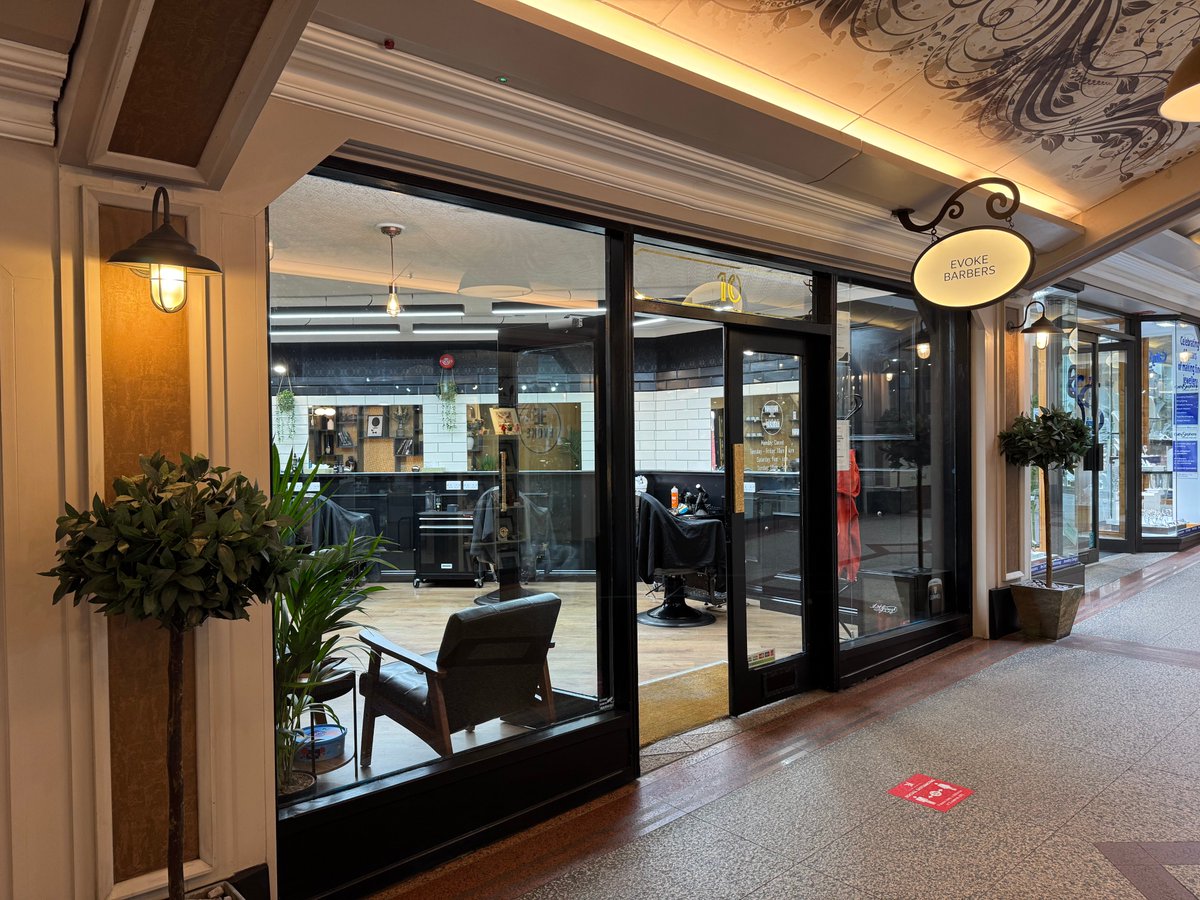 instagram.com/evokebarbers/
✂️ EVOKE BARBERS💈
In Nottingham Town Centre
If you're looking for a top-notch grooming experience in the heart of Nottingham, look no further than Evoke Barbershop. 

📍 Located in the Flying Horse Walk.

Phone: 01159506778
Email: evokebarbers@gmail.com