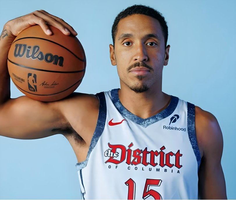 HarrisBarn69817's tweet photo. Brogdon's retirement hits hard after he lost his fire in training camp. The mental and physical toll of the NBA is real, even for veterans. Respect for knowing when to step away. #AthleteLife #Basketball https://t.co/aaIzqb5BGg
