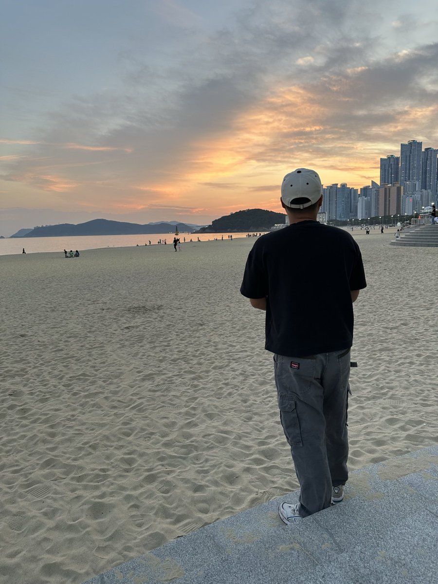 Back from a three week trip throughout Korea &amp; Vietnam and it was amazing. Now its back to the grind. Going to be traveling again in a few days to Michigan for collegiate but I’m gonna try to focus on gaming. Sova cosplay soon?
