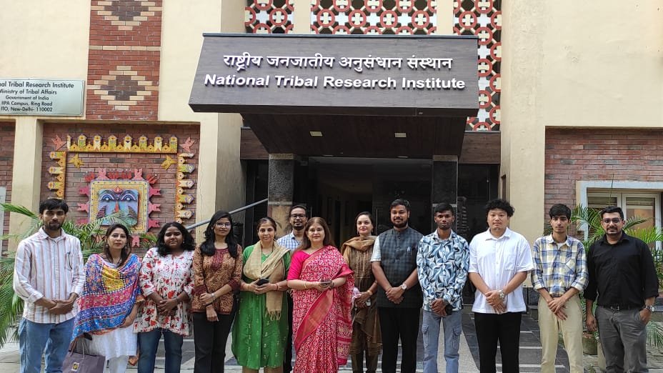 ntridelhi's tweet photo. NTRI परिसर में दिवाली का उत्सव हर्षोल्लास के साथ मनाया गया। इस अवसर पर प्रो. नूपुर तिवारी ने भगवान बिरसा मुंडा को स्मरण करते हुए प्रोजेक्ट स्टाफ को दिवाली की हार्दिक शुभकामनाएं दीं। पूरे भारतवर्ष को दीपावली की शुभकामनाएं एवं उज्ज्वल भविष्य की मंगलकामनाएं।#HappyDiwali2025 https://t.co/Tmxp21VjM2