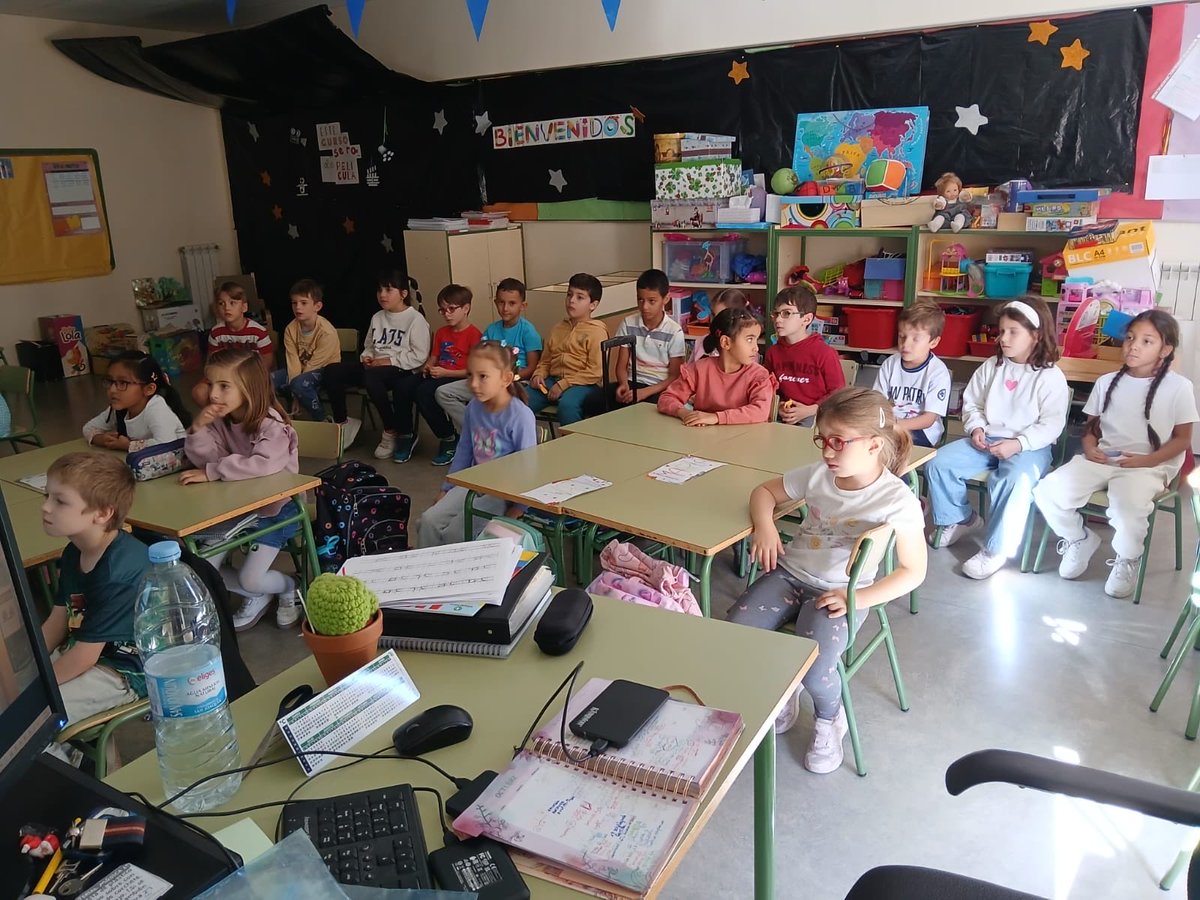 Los alumnos de Primero y Segundo de Primaria han disfrutado de la proyección de la entretenida película "Tipos Malos" en la jornada de "Cine Lindo" durante el día de hoy. #yosoydelelvira #megustamicole #puedescontarconmigo