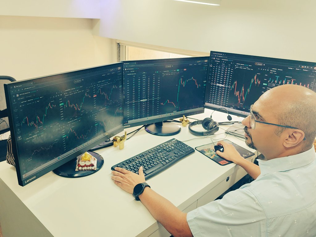 vishalmehta29's tweet image. 🎊 Diwali Bonanza from @Sahi_HQ 🎊
This festive season,  light up your charts with awsome new feature— launching Volume &amp;amp; VWAP Indicators on Indices! 💥
Here’s what makes it special:
🔹 Available across all major F&amp;amp;O indices
🔹 Calculated directly from constituent data for…