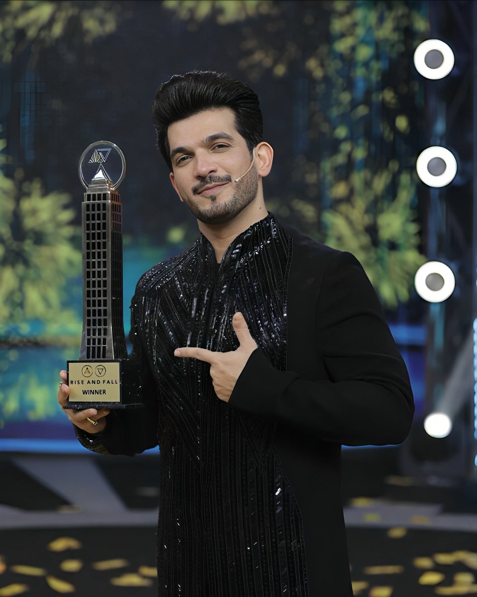 Thearjunbijlani's tweet image. And it's here 🏆
It’s all because of the love you showered on me. Thank you for every vote, every word of support and every prayer 🙏🏻🩷
@amazonMXPlayer @MXPlayer @Banijayasia @Ashneer_Grover
#ArjunBijlani #RiseAndFall #FromBasementToPenthouse