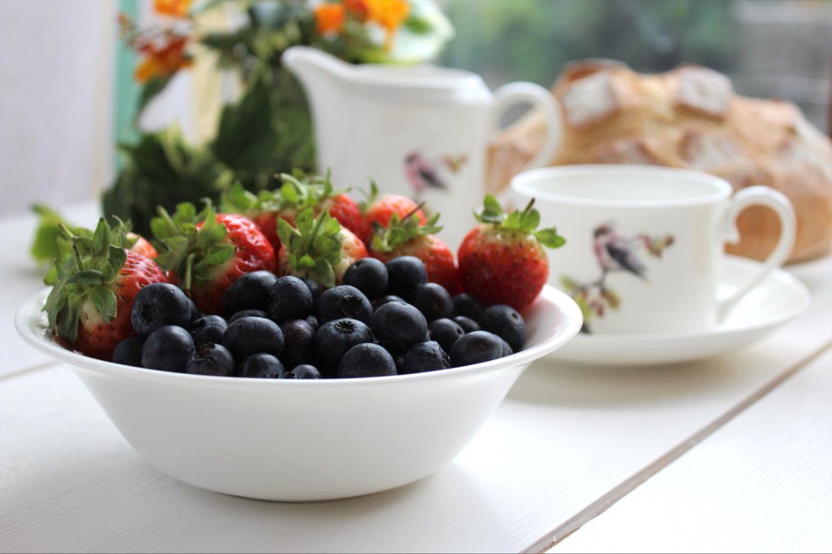 Ork_Storehouse's tweet photo. Brighten up breakfast time with our range of wildlife cereal bowls. Our six unique bird designs make an ideal gift for nature lovers 🦉😊 https://t.co/VfvjhzvCBH
#finebonechina #nature #orkney https://t.co/4vDXOlCJgK