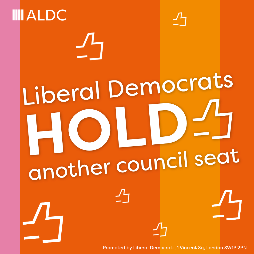ALDC's tweet photo. Surrey CC, Caterham Valley

LD HOLD

🔶LD (Tony Pearce): 1,182 (48.1%, +0.6%)
➡️RFM: 601 (24.5%, new)
🔵CON: 320 (13.0%, -23.5%)
🟢GRN: 135 (5.5%, new)
⚪IND: 131 (5.3%, new)
🔴LAB: 89 (3.6%, -6.9%)

Well done to Cllr Tony Pearce and the team! https://t.co/CklQNcBJ8y