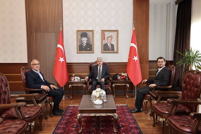 Sakarya Valisi Rahmi Doğan, AK Parti Genel Merkez Sosyal Politikalar Başkan Yardımcısı Furkan Leventoğlu ve İsmail Bilgin’i kabul etti.