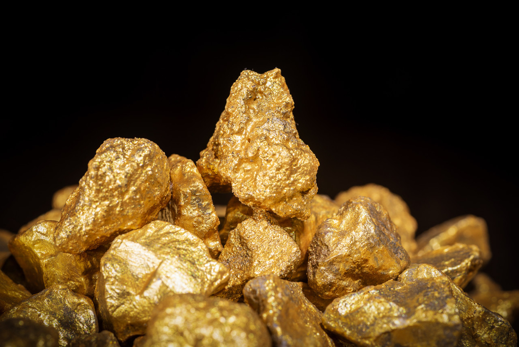 ChinaDaily's tweet image. A large #gold mine was recently discovered in Yumen, Gansu province, with newly added gold reserve exceeding 40 tons, equivalent to the #resource volume of two large-scale gold mines, the department of natural resources of Gansu province announced on Wednesday. 

The gold mine