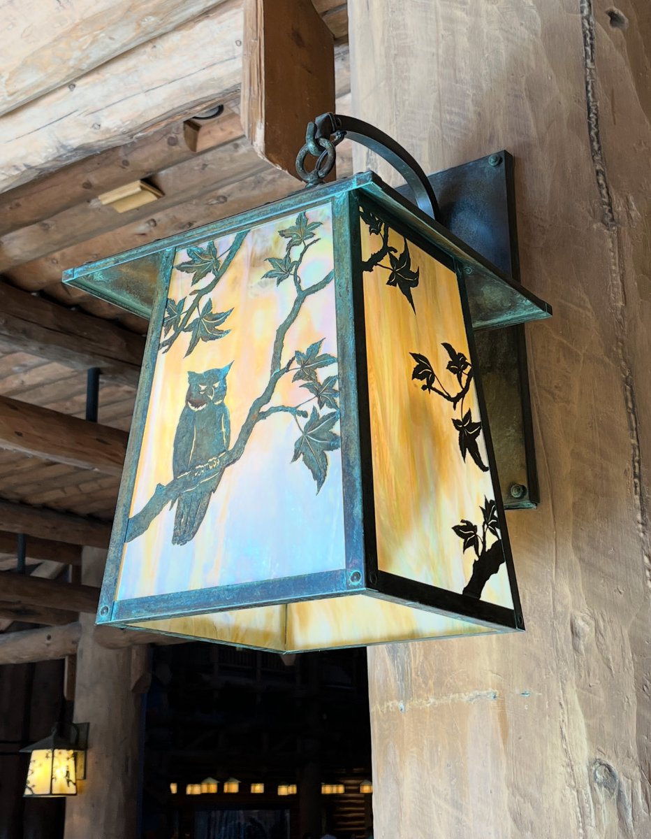 disneytipsguy's tweet image. Extremely random Disney pic. 

Post 'em if you got 'em!