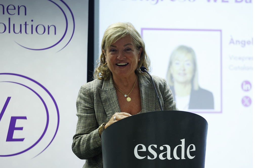 🗣️"No es tracta de donar veu a les dones, perquè la veu ja la tenen, sinó d’amplificar-la. I els mitjans de comunicació són un escenari ideal per fer-ho." <a href="/angelsponsa/">Àngels Ponsa i Roca 🎗</a> <a href="/3CatCorporatiu/">3Cat Corporatiu</a> en la cloenda del Congrés #WEBarcelona a <a href="/Esade/">Esade</a> #SantCugat #lideratgefemení #comunicació