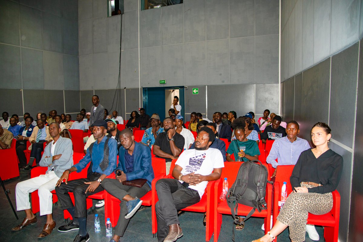 DarnielysM's tweet photo. 🎬 MERCI aux héros du changement ! La 2ᵉ édition des Journées Portes Ouvertes du Cinéma, c’était plus qu’un simple rendez-vous : C’était un acte de foi dans le cinéma congolais 🇨🇬, une déclaration d’amour à nos récits, nos images, nos voix. 🙏 Merci. https://t.co/OjgRaaZ3Yk