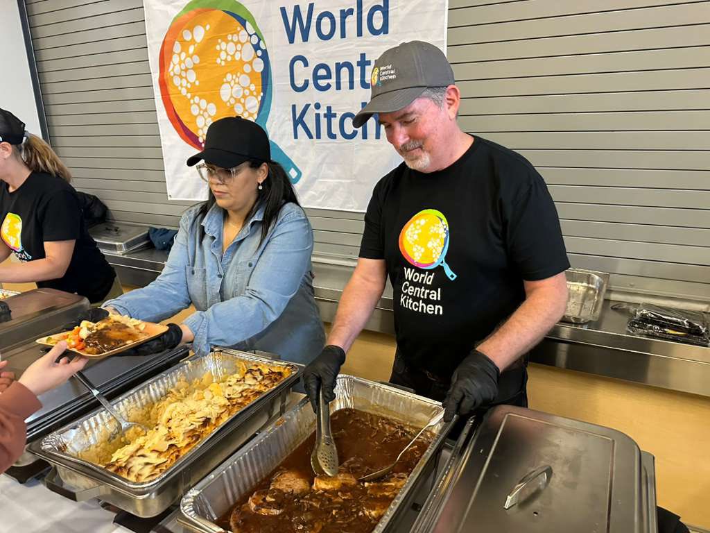 chefjoseandres's tweet image. Destruction in Alaska needs @CNN @NBCNews @CBSNews @ABC as the situation on the aftermath of typhoon Halong, is bad, flooding in many places! So @WCKitchen is there from Nightmute to Anchorage supporting from air and land! #ChefsForAlaska