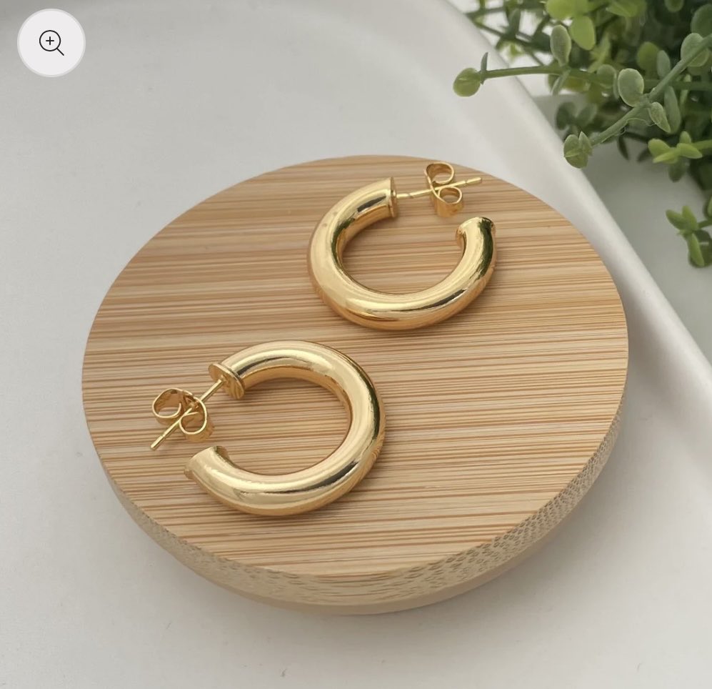 SALE ‼️‼️SALE ‼️‼️SALE‼️‼️
🔥Casual mini hoop earrings on sale at only 8k🔥
Hurry while stock lasts 💃💃💃💃

call/WhatsApp: 0781527652
Kooki tower level 7 shop 706C