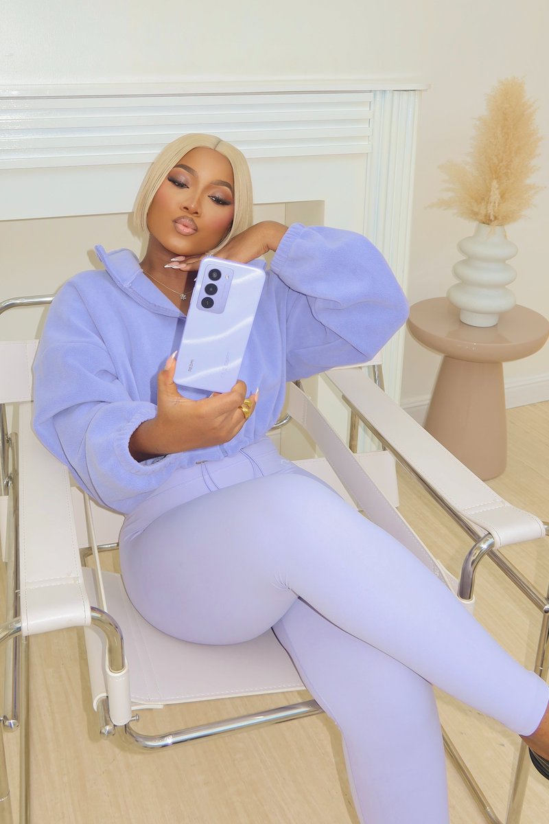 XiaomiNigeria's tweet photo. 7000mAh battery? Check! ✅ Sandy Purple that actually makes you smile? Double check! 💜

Get the new REDMI 15 for just N186,400 and enjoy power that looks this good! 😍

#REDMI15 #GoForDaysNotHours https://t.co/tLbcB6o1Nu