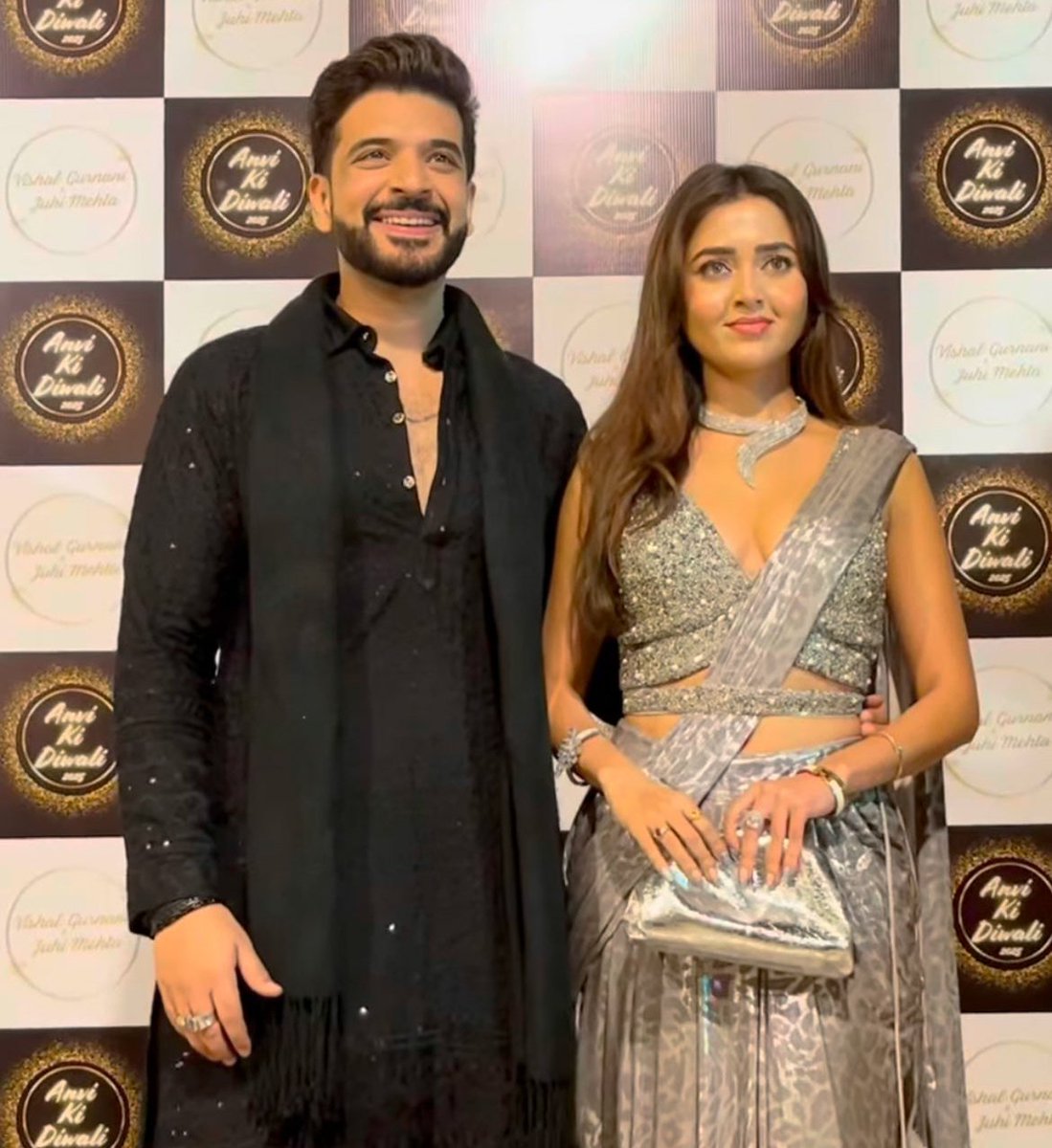 Tejran_Fanclub's tweet photo. They look so dreamy and gorgeous 🤩 

@kkundrra @itsmetejasswi
At Diwali Party 
#TejRan #TejasswiPrakash #KaranKundrra https://t.co/0AkAOOtqec