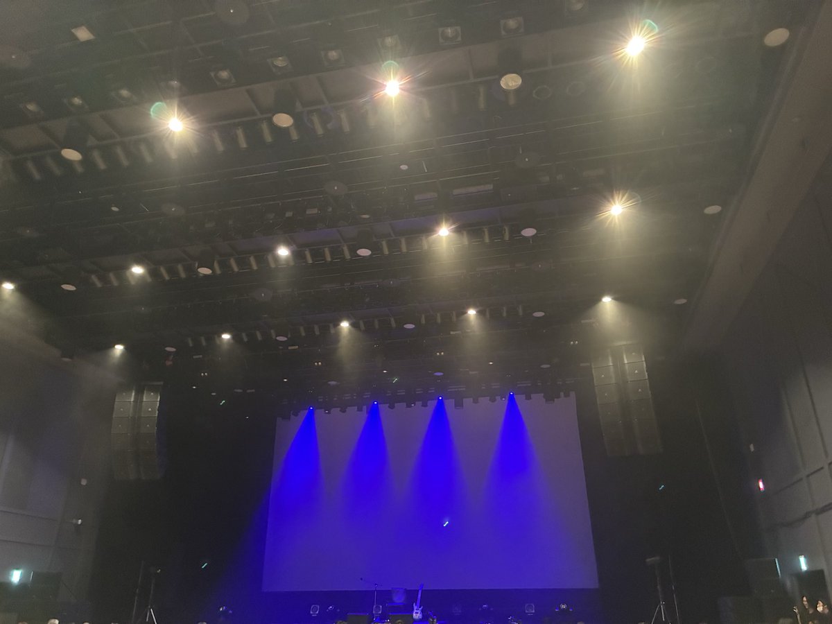 mk2_passcode's tweet image. Ichika Nito
The Moon's Elbow Tour 2025 in Japan
初生演奏生ご本人だったけど、演奏も人柄も素敵すぎた。
Metaphorも聴けたし大満足!
とはいえめちゃくちゃ踊る気でいったので少し残念。
いつかFUJI ROCKのグリーンステージで大騒ぎさせてください!笑
#IchikaNito