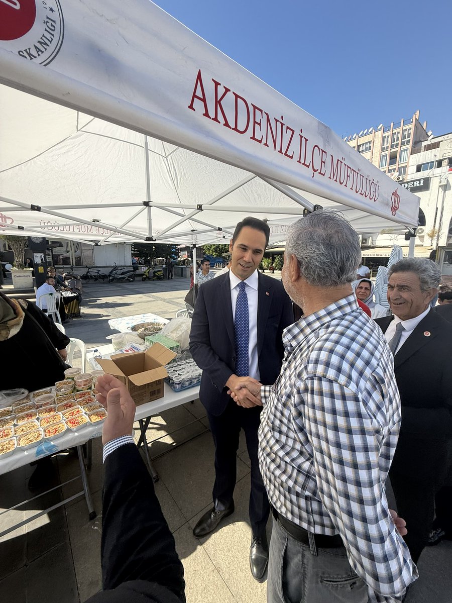 Mersin’de ziyaret  ettiğimiz, hasbıhal ettiğimiz esnaf ve vatandaşlarımız tüm sorunlarının gecikmeksizin çözülmesini istiyor. 

Biz esnafımız, zanaatkarımız, tüccarımız, çiftçimiz, sanayicimiz ile birlikte tüm vatandaşlarımızın dertlerini, sıkıntılarını, ne istediklerini ve bu