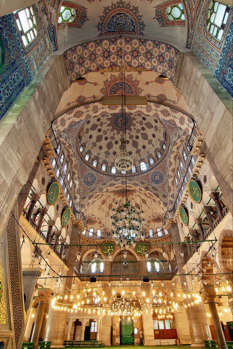 ylmz_mstf34's tweet image. Kılıç Ali Paşa Camisindeki değişimin başka bir açıdan fotoğrafı (2006-2025)