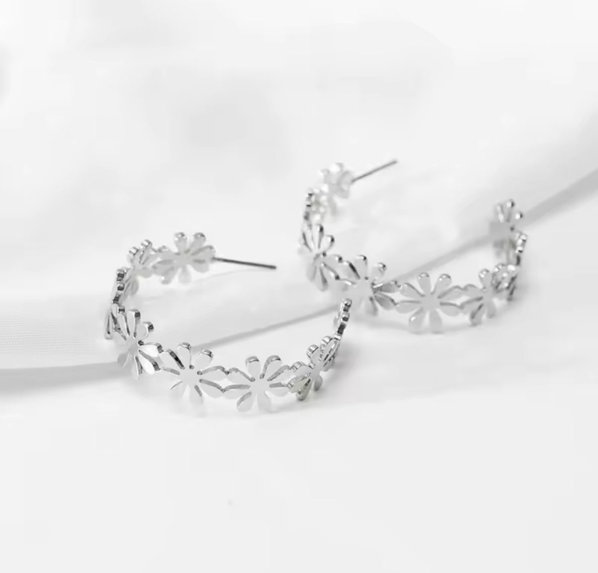 YourJewelleryPlug tweet media