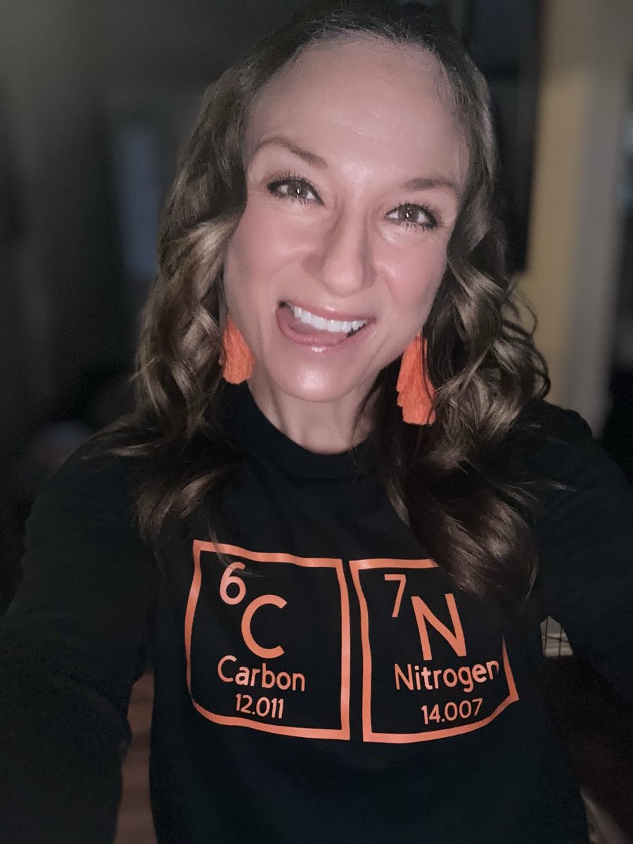 ReneeLWhite5's tweet image. If you can’t beat um, join um. 6-7 science teacher humor. 😜🧪
#middleschool #scienceteacher #67 #rollbengals @FuquayVarinaMS
