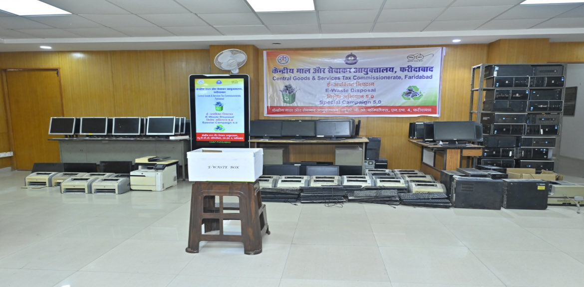During the e-waste disposal drive, CGST Faridabad identified and handed over obsolete electronics — 57 monitors, 30 CPUs, 20 keyboards, 10 mice, 24 printers &amp; 1 scanner — for disposal as per E-Waste Management Rules, 2022. ♻️
#SpecialCampaign5.0 | #Swachhata