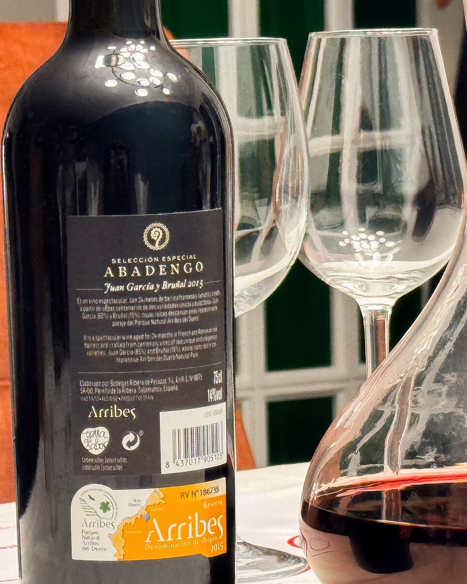 tierradesabor's tweet photo. ¿Has probado la uva bruñal?

Disfrútala en la @DOArribes de la mano de #BodegasDePereña 🍷

#TierraDeSabor https://t.co/ycaux553ZQ