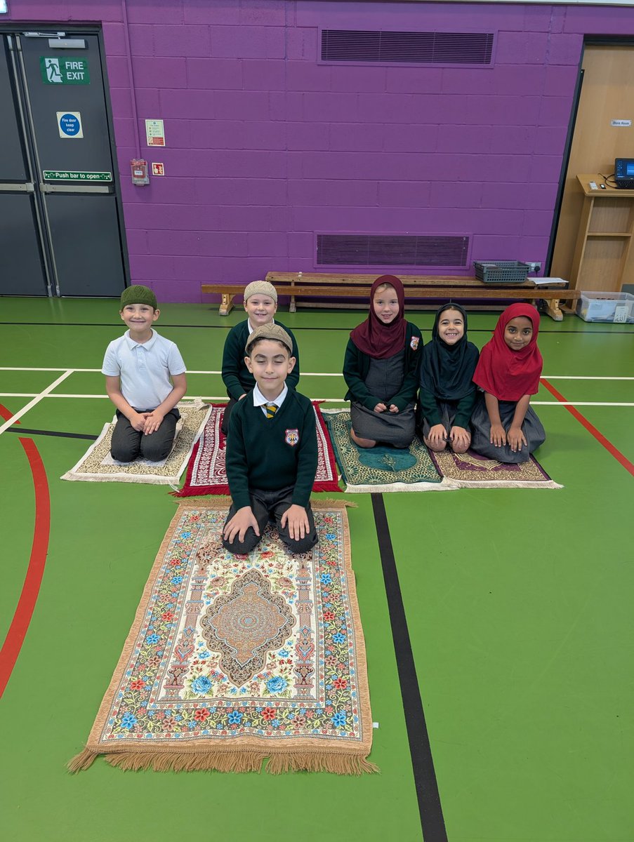 Year 3 had a fantastic afternoon with Imran yesterday learning all about the 5 rules of the Muslim faith. Our children loved finding out about different faiths!