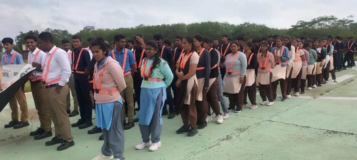 BEMLltd's tweet photo. As part of #SwachhtaSpecialCampaign5.0 and the #FitIndiaRun, a 3 km run was organised at BEML Mysore Complex on 16.10.2025 — from Helpad to the Canteen Truck Division — to spread the message of cleanliness, fitness, and collective responsibility towards a better tomorrow. 

The event was inaugurated by Shri Sanjay Som, Director (Mining), BEML Ltd, in the presence of senior leadership and officials.

With over 200 participants — executives, non-executives and trainees — the run celebrated the spirit of Swachh Bharat and Fit India, reaffirming BEML’s commitment to a clean, green and healthy environment for all. 

#SwachhtaHiSeva #SwachhBharat #FitIndia #SwachhtaSpecialCampaign5_0 #BEML #MyCleanIndia #TeamBEML #CleanIndiaGreenIndia