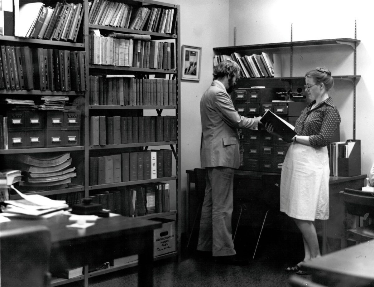McGillLib's tweet image. 🎉Happy #CanadianLibraryWorkersDay! Today (+ always), we celebrate our amazing staff &amp;amp; all the Canadian library workers who go above and beyond each &amp;amp; every day. 📸 #McGillArchives staff c. 1978. ❤️