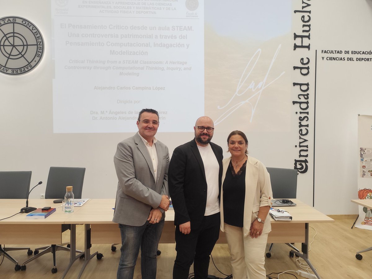 Tenemos la suerte de celebrar la defensa de la tesis doctoral de nuestro compañero Alejandro Carlos Campina López en Didáctica de las Ciencias Experimentales 🎓📚. Muestra de su dedicación y constancia 👏✨ #DESYM #Investigación #Educación