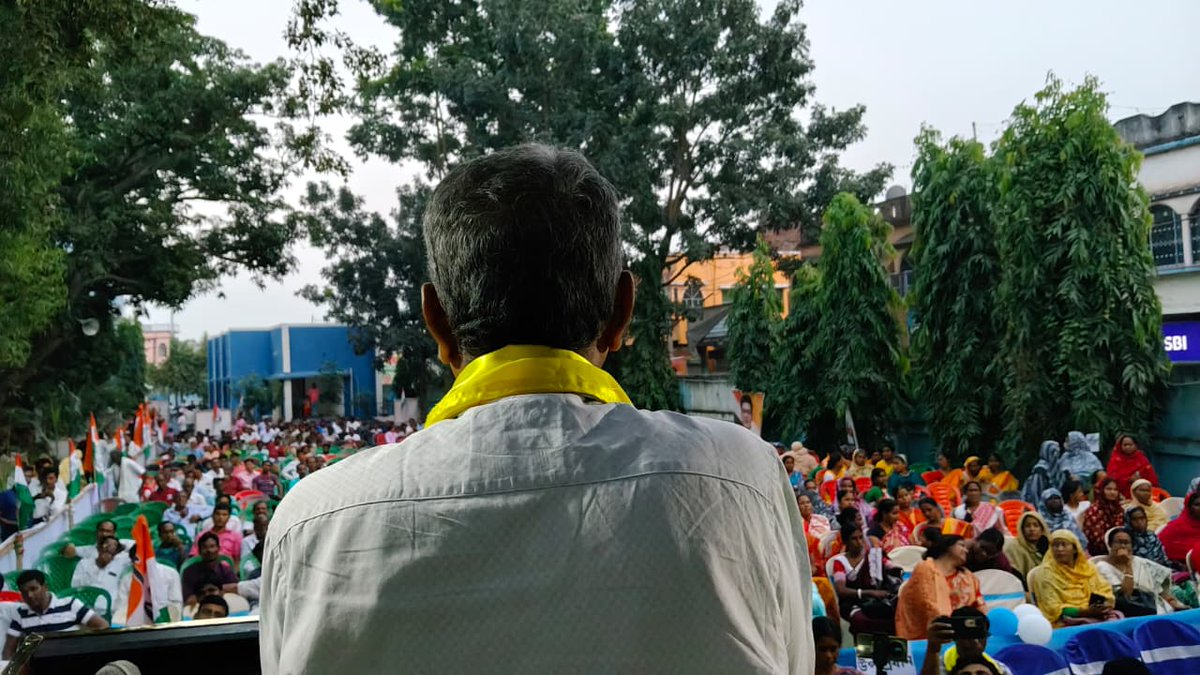 khalilurMP's tweet photo. খড়গ্রাম ব্লক তৃণমূল কংগ্রেস কমিটির উদ্যোগে নগর কলেজ ময়দানে অনুষ্ঠিত বিজয়া সম্মেলনীতে উপস্থিতির কিছু মুহূর্ত।

#BijayaSammelani #TMC #KhalilurRahman #UnityAndStrength https://t.co/3p2AiaMzMz
