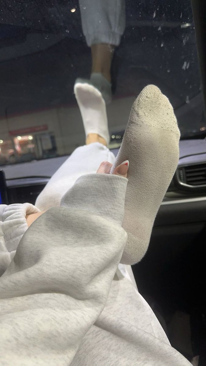 hazelqueen68's tweet photo. Sweaty socks from walking all day https://t.co/9uYixSdfB6