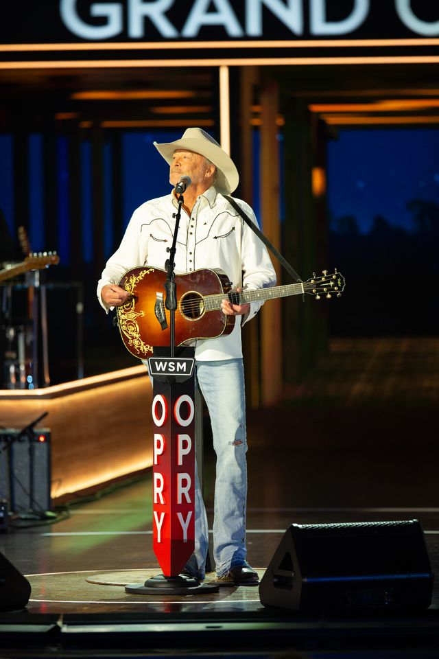 Grand Ole Opry tweet media