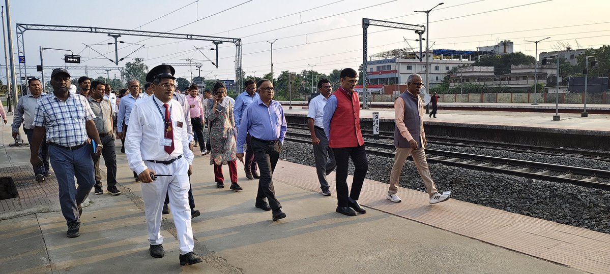 Forbesganj Junction FBG (@forbesganj_jn) on Twitter photo आज फारबिसगंज आगमन पर <a href="/GM_ECRly/">GM/ECR</a> श्री छत्रसाल सिंह जी और <a href="/spjdivn/">DRM SAMASTIPUR</a> श्री ज्योति प्रकाश मिश्रा जी का सिविल सोसाइटी ने स्वागत किया। साथ ही फारबिसगंज कोर्ट स्टेशन के निर्माण सहित रनिंग रूम शीघ्र निर्माण व ट्रेनों की संख्या बढ़ाने की मांग रखी गई।
GM सर और DRM सर का हार्दिक धन्यवाद 🙏 आज फारबिसगंज आगमन पर <a href="/GM_ECRly/">GM/ECR</a> श्री छत्रसाल सिंह जी और <a href="/spjdivn/">DRM SAMASTIPUR</a> श्री ज्योति प्रकाश मिश्रा जी का सिविल सोसाइटी ने स्वागत किया। साथ ही फारबिसगंज कोर्ट स्टेशन के निर्माण सहित रनिंग रूम शीघ्र निर्माण व ट्रेनों की संख्या बढ़ाने की मांग रखी गई।
GM सर और DRM सर का हार्दिक धन्यवाद 🙏