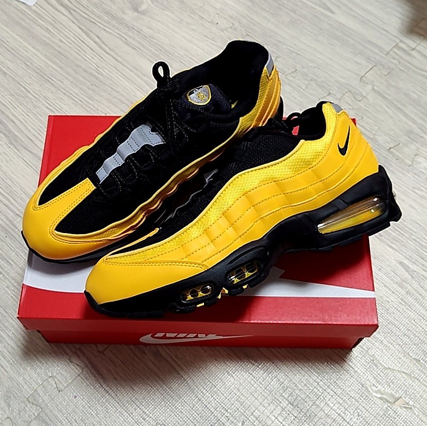 🎴SPECTRUM🌸 (@zz_spec_trum_zz) on Twitter photo びっぐばぶるええやん😎
 #airmax95
 #nike びっぐばぶるええやん😎
 #airmax95
 #nike