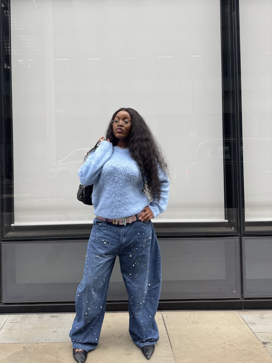 Gyakie_'s tweet image. album link in my bio. 🤍
