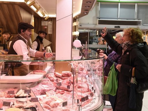#DISTRIBUCIÓN | CEDECARNE manifiesta su desacuerdo con el informe de la OCU sobre la mala trazabilidad en carnicerías.

Señala que es imposible comparar la información sobre trazabilidad de los alimentos envasados en lineal con a granel.

#CEDECARNE

👉🏻 tinyurl.com/5jvujzxs