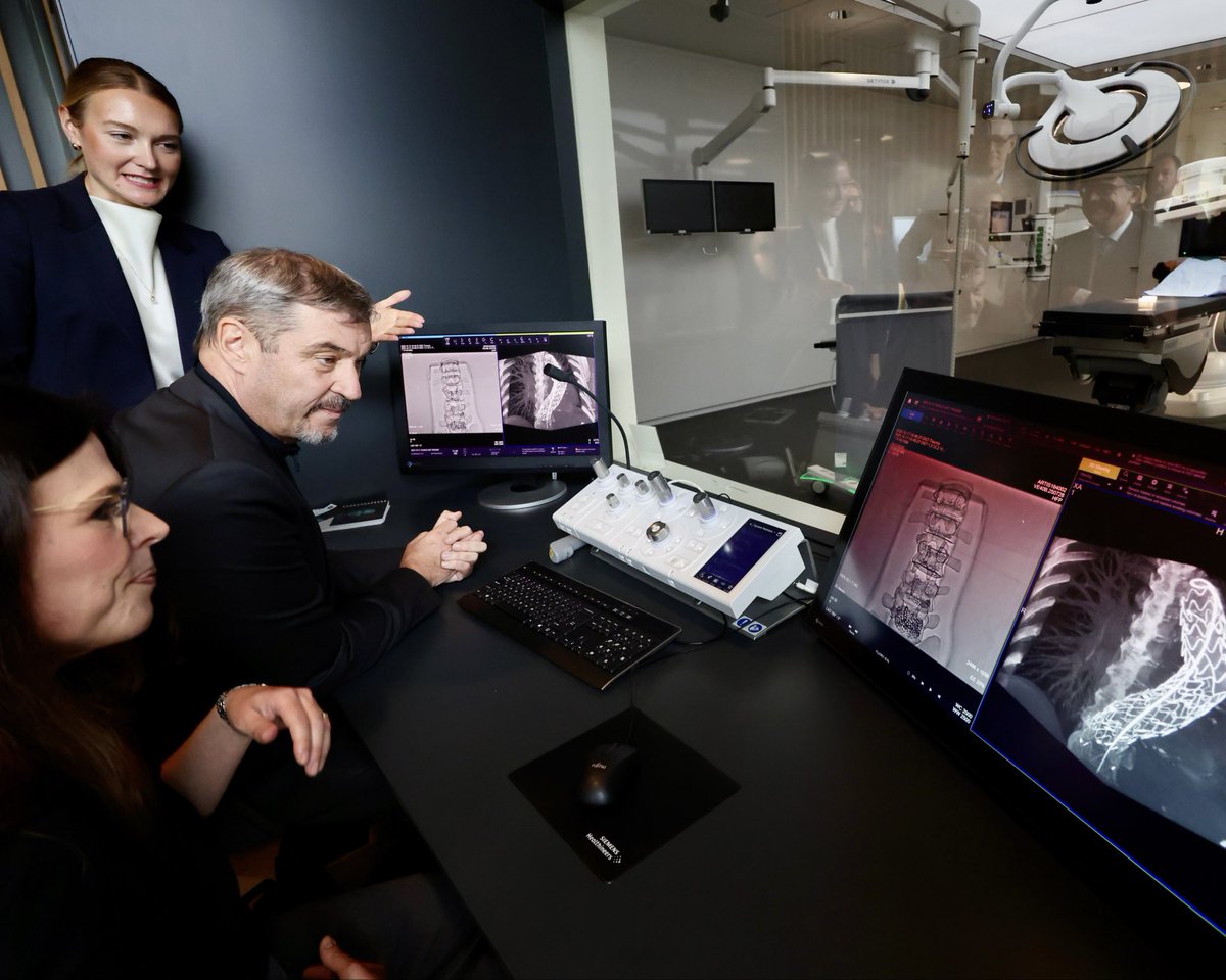 Markus_Soeder's tweet image. Wirtschaft und Hightech Teil 2:
Besuch bei @SiemensHealth Siemens Healthineers in Forchheim – ein echtes #Hightech-Zentrum mit internationaler Strahlkraft! Hier wird an der #Medizin der Zukunft gearbeitet: modernste Technologien zur Früherkennung, Diagnose und Bekämpfung von…