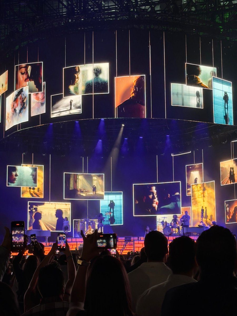 ASanz_USA's tweet photo. Otra noche mágica 🤩. Muchísimas gracias @AlejandroSanz!!!!
No es ningún secreto cuánto te quiere México ❤️ 💯👍. 

📸 @alexalfarooficial 

#SLP

#GiraYAhoraQué 🇲🇽 https://t.co/zTseF1lgCU