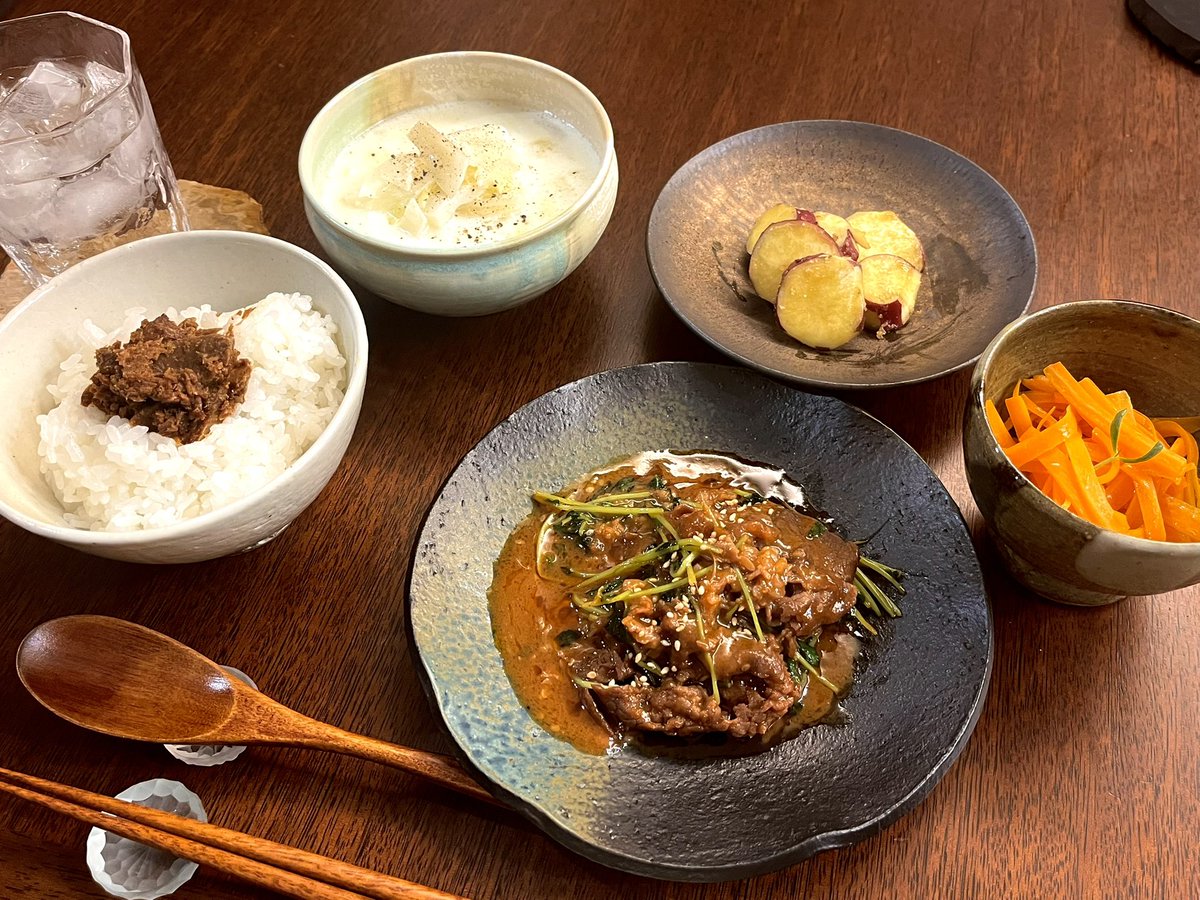 zSR506's tweet photo. 夫が飲みに行った日のおひとりさま気まま夕食
今週末は何を食べようか
#おうちごはん  #料理 https://t.co/37HCMJsP4q